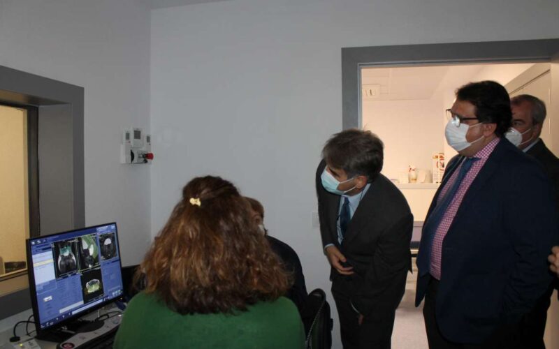 Visita de Vergeles al Hospital Don Benito Villanueva JUNTAEX