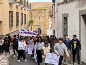 Manifestación por la Eliminación de la Violencia contra la Mujer 2024 en Orellana la Vieja COSTA DULCE RADIO
