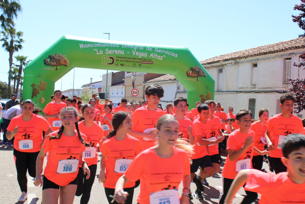 Salida IV Carrera Solidaria IES Pedro Alfonso de Orellana COSTA DULCE RADIO