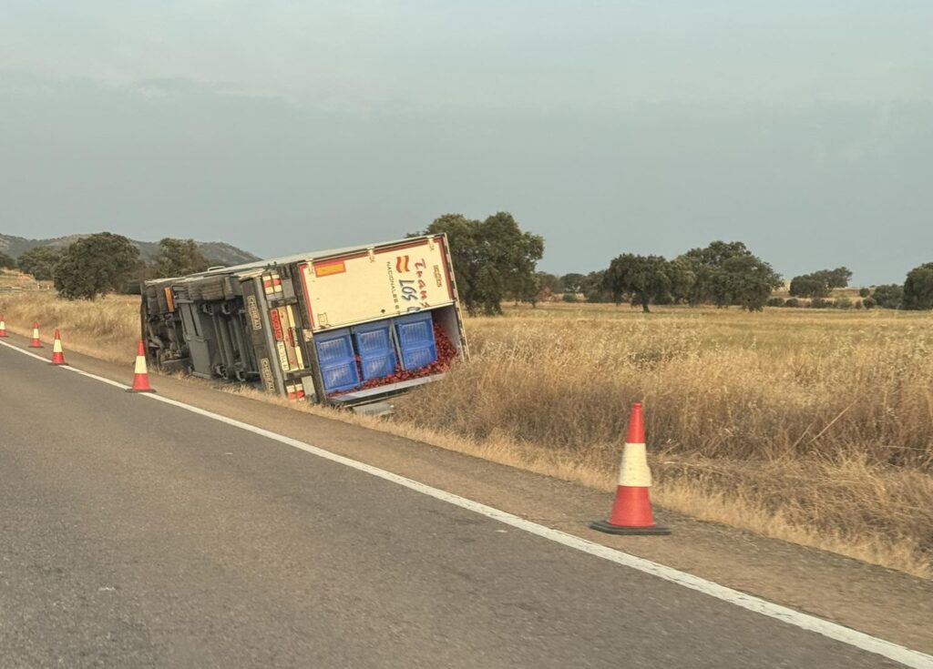 Accidente en la N-430 a la altura de Navalvillar de Pela PLATAFORMA N-430
