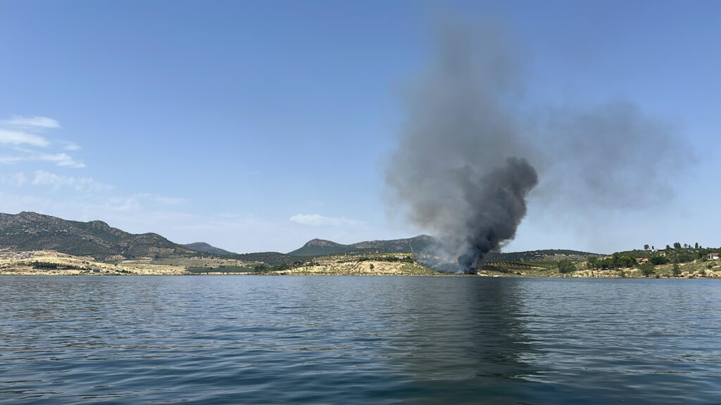 Incendio en la ZEPA Embalse de Orellana y Sierra de Pela