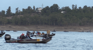 Embarcaciones en un concurso de Pesca en Orellana COSTA DULCE RADIO