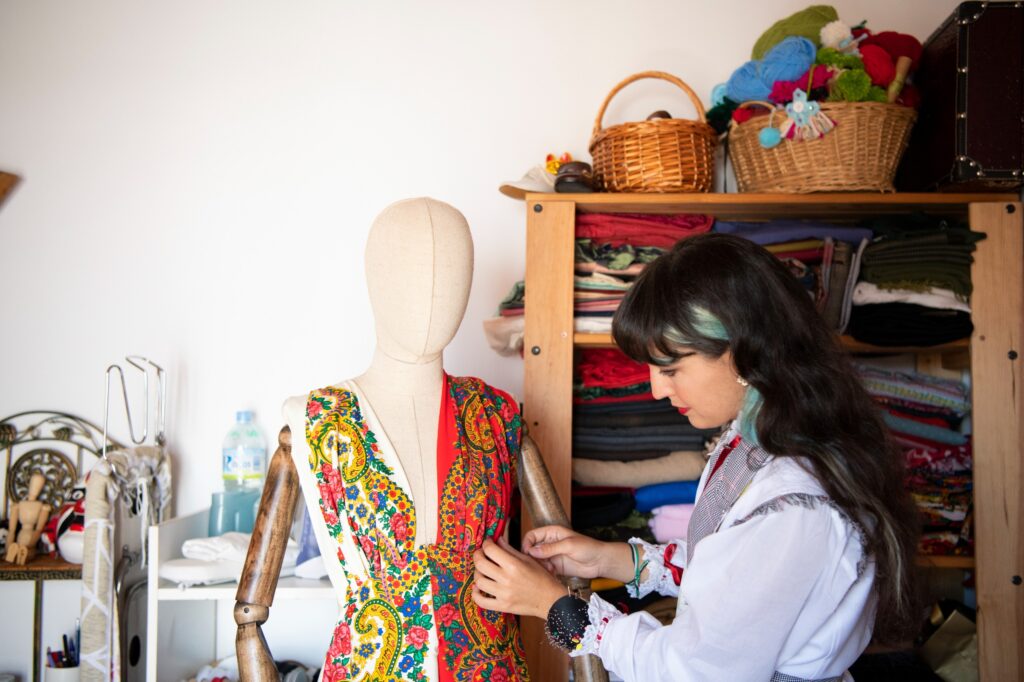 La orellanense Laura Manuela Sánchez en su taller NATALIA GONZÁLEZ