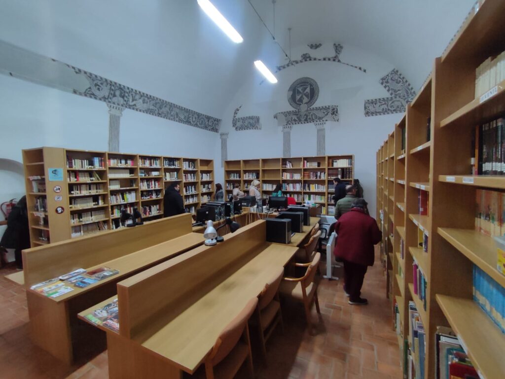 Biblioteca Muñoz Torrero de Orellana la Vieja