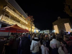 Encendido navideño 2025 en Orellana la Vieja