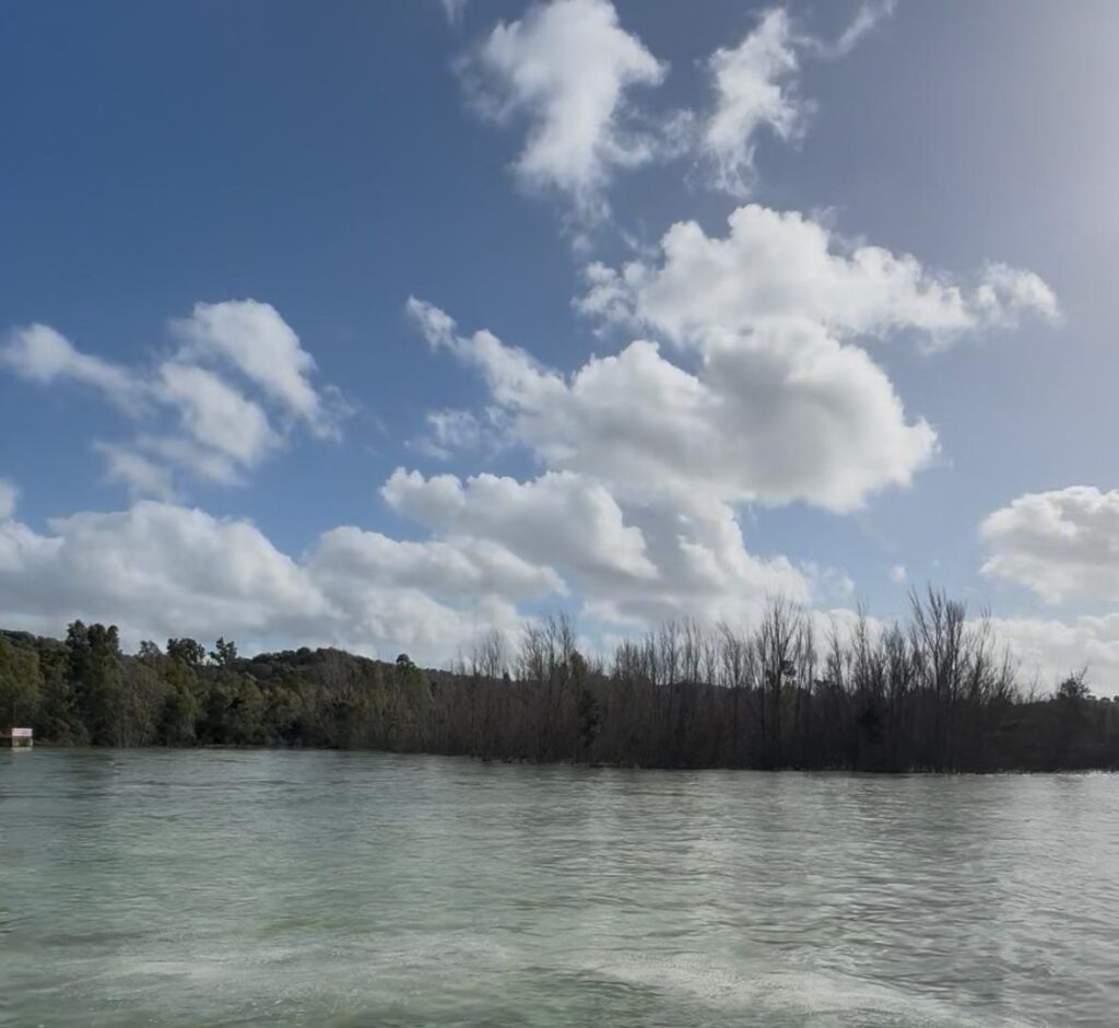El río Guadiana aguas abajo de la presa de Orellana COSTA DULCE RADIO