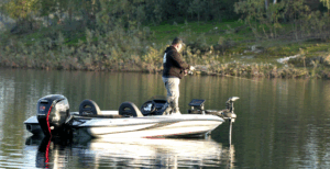 Pescador en el Embalse de Orellana COSTA DULCE RADIO