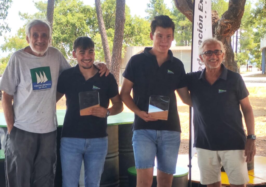 Alejandro Sanabria y Sergio Carranza campeones de la primera prueba del Campeonato de Extremadura 420 del CIV