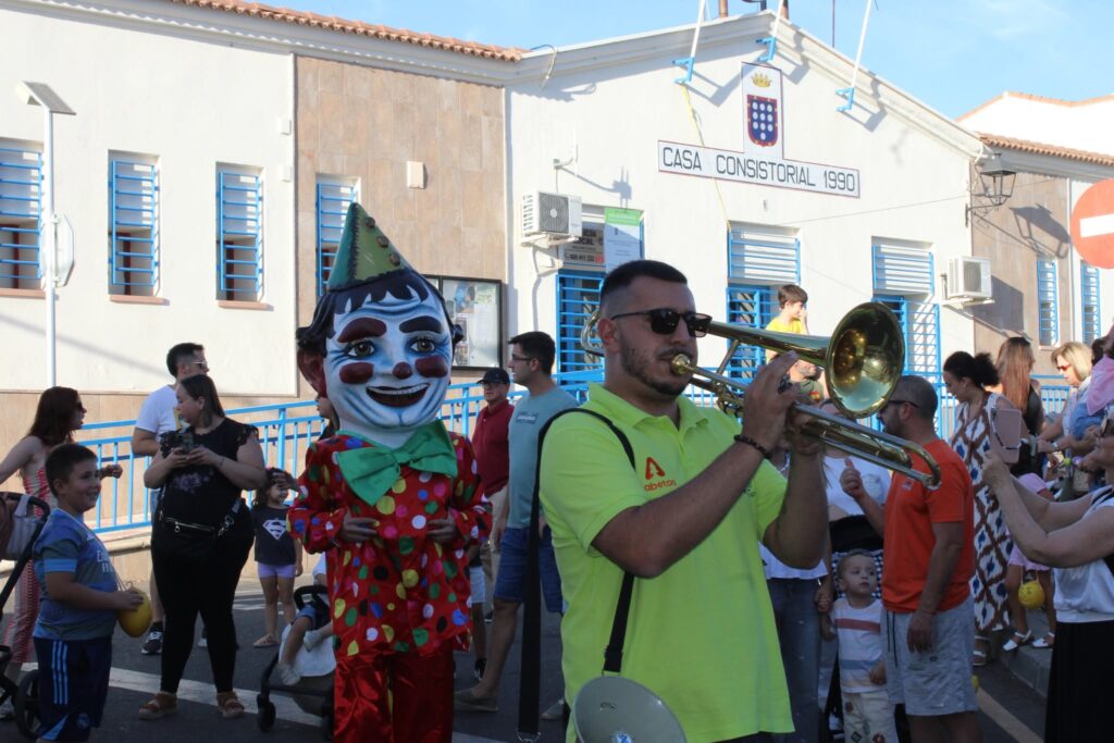 Pasacalles de farolillos de melón en el Cristo 2025